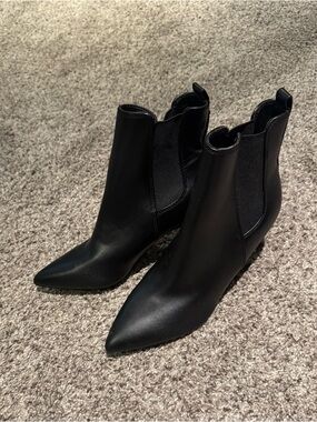 Nine West Black Pointed Chelsea Ankle Booties